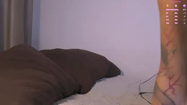 Emilia mala online show from 07-15-26, 08:25