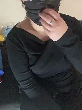 Snapshot of -Kotone- chatting on 11-16-25, 02:33 -Kotone- online show from 11-16-25, 02:33