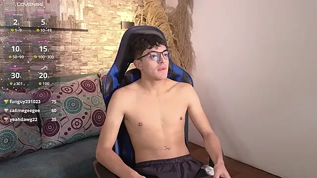 Snapshot of sayronvg chatting on 11-15-25, 04:58 sayronvg online show from 11-15-25, 04:58