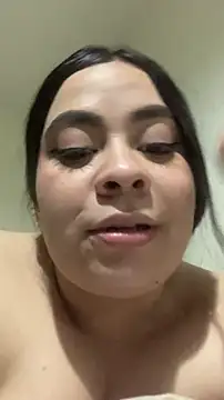 Monserrat J online show from 12-18-25, 07:25