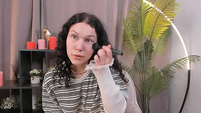 TerrieHerimann online show from 11-17-25, 02:34