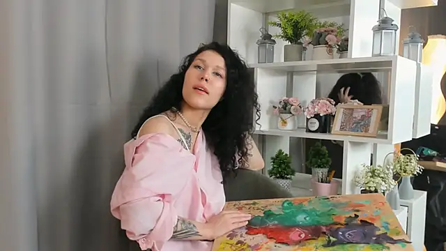 TerrieHerimann online show from 11-18-25, 02:43