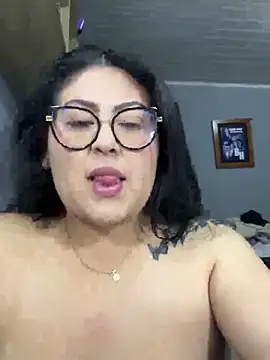 Snapshot of Camil11 chatting on 11-17-25, 12:16 Camil11 online show from 11-17-25, 12:16