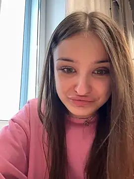 Snapshot of ErikaMuse chatting on 11-19-25, 04:23 ErikaMuse online show from 11-19-25, 04:23