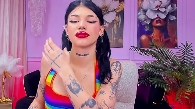 Snapshot of YasminWild chatting on 12-02-25, 04:29 YasminWild online show from 12-02-25, 04:29