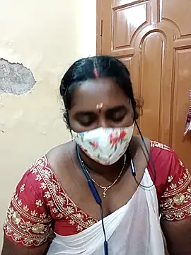 Snapshot of Tamil_Ranjini chatting on 05-15-26, 11:01 Tamil Ranjini online show from 05-15-26, 11:01