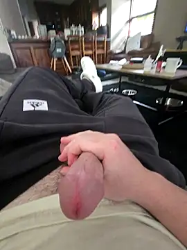 Snapshot of Cheekoy06 chatting on 11-16-25, 12:11 Cheekoy06 online show from 11-16-25, 12:11