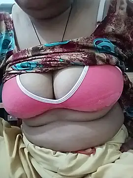 Snapshot of Menka_cut34 chatting on 06-27-26, 12:22 Menka cut34 online show from 06-27-26, 12:22