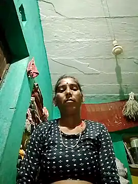 Snapshot of Xx_savita chatting on 06-27-26, 11:43 Xx savita online show from 06-27-26, 11:43