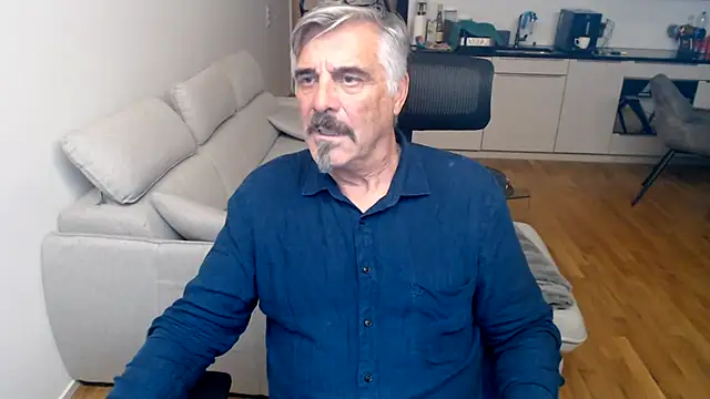 Buidapest online show from 02-04-26, 04:18