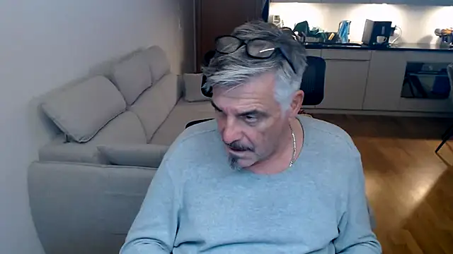 Buidapest online show from 02-16-26, 04:08