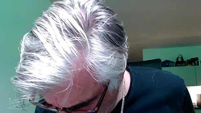 Snapshot of Buidapest chatting on 05-16-26, 06:32 Buidapest online show from 05-16-26, 06:32