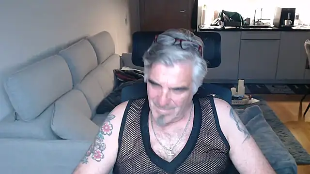 Snapshot of Buidapest chatting on 05-22-26, 09:31 Buidapest online show from 05-22-26, 09:31