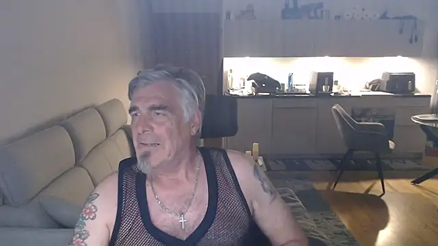 Snapshot of Buidapest chatting on 05-29-26, 03:15 Buidapest online show from 05-29-26, 03:15