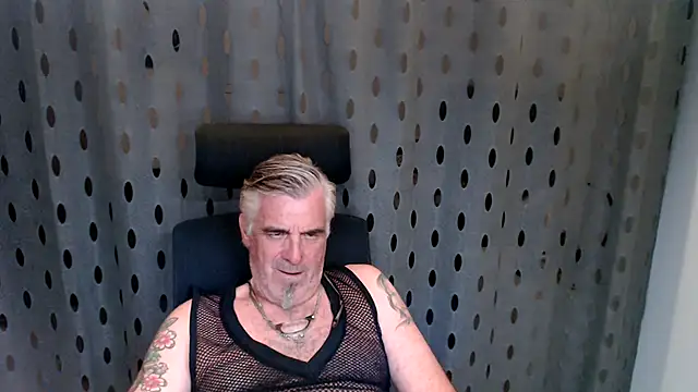 Snapshot of Buidapest chatting on 07-13-26, 12:02 Buidapest online show from 07-13-26, 12:02