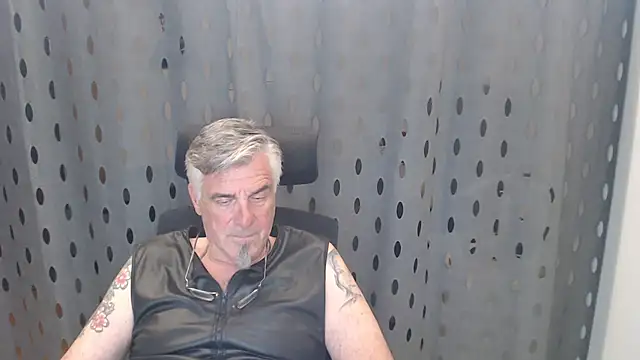 Snapshot of Buidapest chatting on 07-18-26, 12:42 Buidapest online show from 07-18-26, 12:42