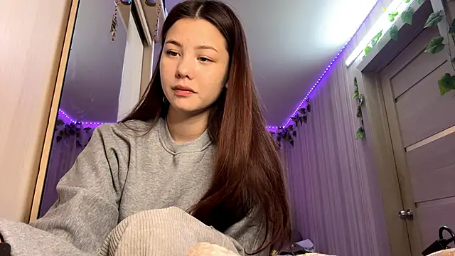 CutieSlim online show from 12-15-25, 02:10