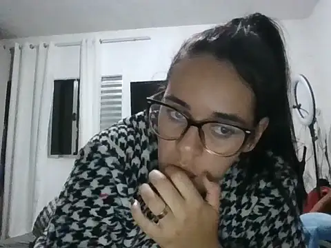 Snapshot of Lidiferrari chatting on 11-18-25, 02:50 Lidiferrari online show from 11-18-25, 02:50