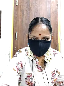 Queen-Neha online show from 04-23-26, 03:08