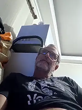 Snapshot of nard53 chatting on 05-10-26, 10:59 nard53 online show from 05-10-26, 10:59