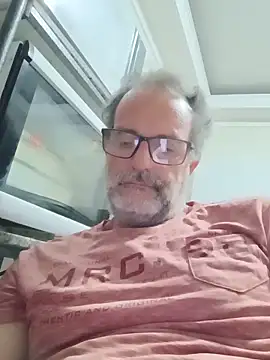 Snapshot of nard53 chatting on 05-18-26, 09:04 nard53 online show from 05-18-26, 09:04