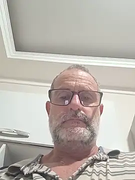 Snapshot of nard53 chatting on 06-10-26, 12:22 nard53 online show from 06-10-26, 12:22