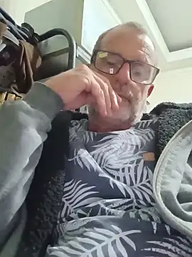 Snapshot of nard53 chatting on 06-24-26, 10:42 nard53 online show from 06-24-26, 10:42