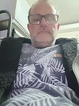 Snapshot of nard53 chatting on 06-25-26, 09:03 nard53 online show from 06-25-26, 09:03