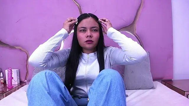 Aisha Leenss online show from 02-13-26, 02:02