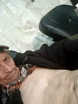 Snapshot of Iwantitnow3 chatting on 04-12-26, 08:30 Iwantitnow3 online show from 04-12-26, 08:30