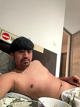 Jhonneeey online show from 11-18-25, 03:05