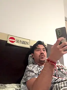 Jhonneeey online show from 11-19-25, 04:29