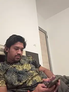 Jhonneeey online show from 12-17-25, 01:33