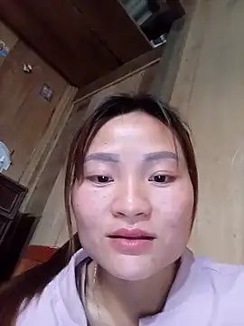 Snapshot of Lee-Thee chatting on 11-17-25, 09:26 Lee-Thee online show from 11-17-25, 09:26