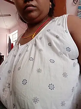 Snapshot of CUTE-LOVE-SWEETS chatting on 06-11-26, 04:10 CUTE-LOVE-SWEETS online show from 06-11-26, 04:10