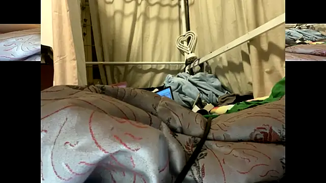 Snapshot of Beans543 chatting on 11-17-25, 12:22 Beans543 online show from 11-17-25, 12:22