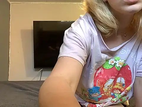 chaton blanche online show from 04-27-26, 07:12