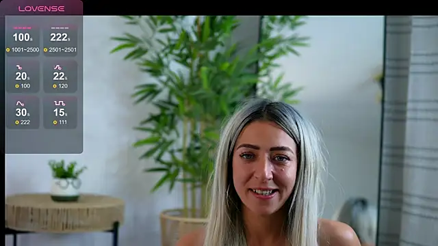 JuliaHyde online show from 04-16-26, 09:39