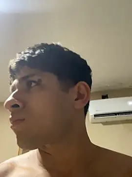 Snapshot of Benjxmin_077 chatting on 11-17-25, 07:25 Benjxmin 077 online show from 11-17-25, 07:25