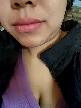 Xiu-L online show from 11-25-25, 02:55