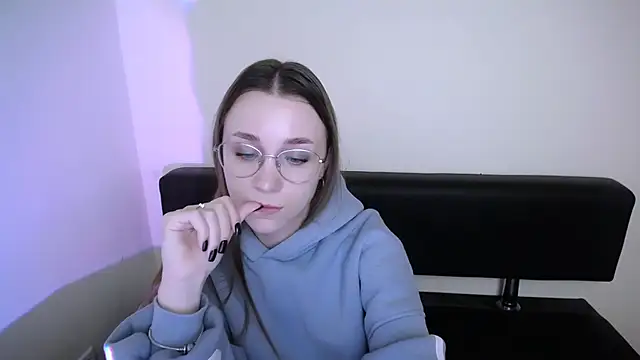 MillaTems  online show from 11-20-25, 09:53