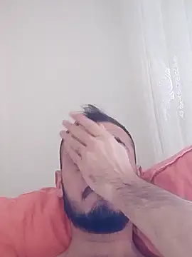 Snapshot of berkkderlerr chatting on 11-29-25, 08:28 berkkderlerr online show from 11-29-25, 08:28