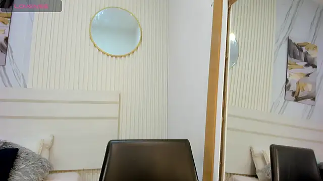 Snapshot of Afro_Luna chatting on 07-20-26, 11:45 Afro Luna online show from 07-20-26, 11:45