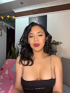 Snapshot of Esmerald_1111 chatting on 06-11-26, 10:35 Esmerald 1111 online show from 06-11-26, 10:35