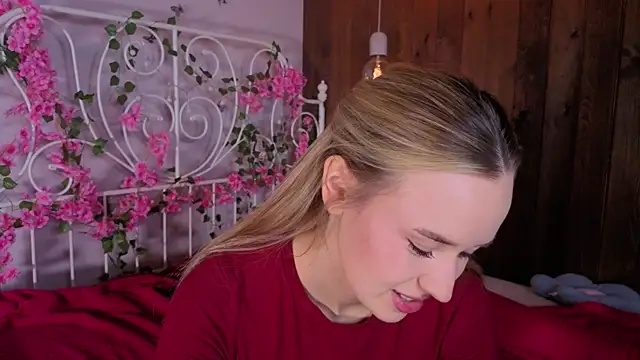 KristleKirst online show from 11-25-25, 12:16