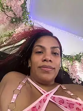 Snapshot of ArielleMillerr- chatting on 06-25-26, 05:39 ArielleMillerr- online show from 06-25-26, 05:39