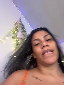 Snapshot of ArielleMillerr- chatting on 07-11-26, 05:37 ArielleMillerr- online show from 07-11-26, 05:37