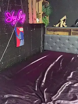 Shy-Ivy online show from 04-13-26, 09:09