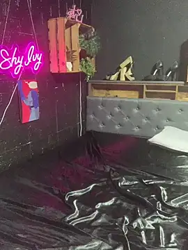 Shy-Ivy online show from 04-25-26, 10:51