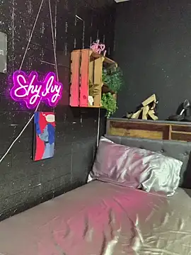 Shy-Ivy online show from 05-21-26, 08:49